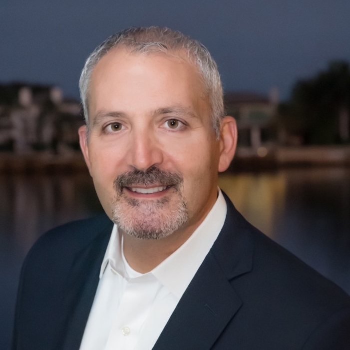 headshot of Chris Cerniglia